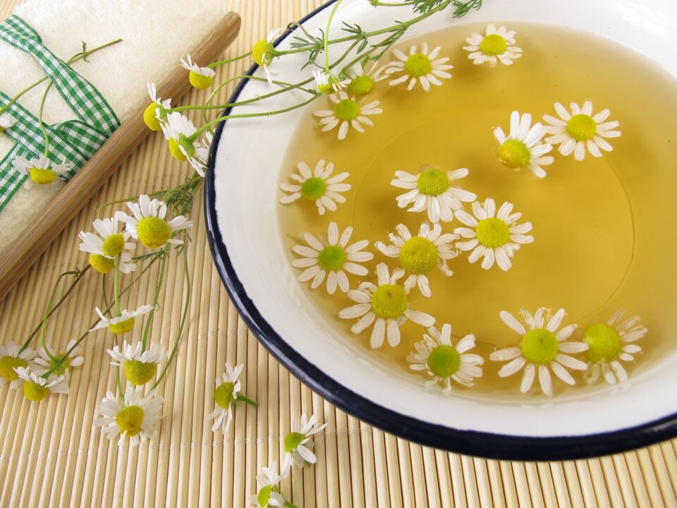 Bathe with chamomile to prevent athlete's foot